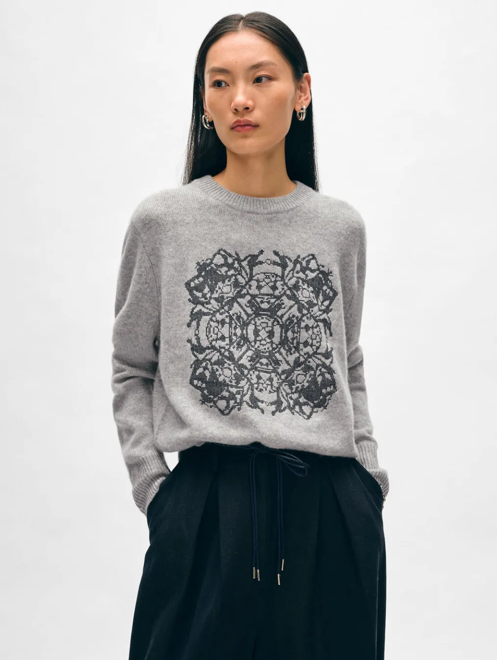 cashmere fairytale embroidered crewneck