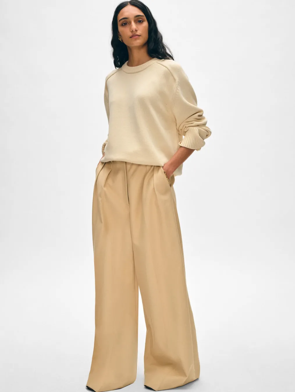 organic cotton saddle sleeve crewneck