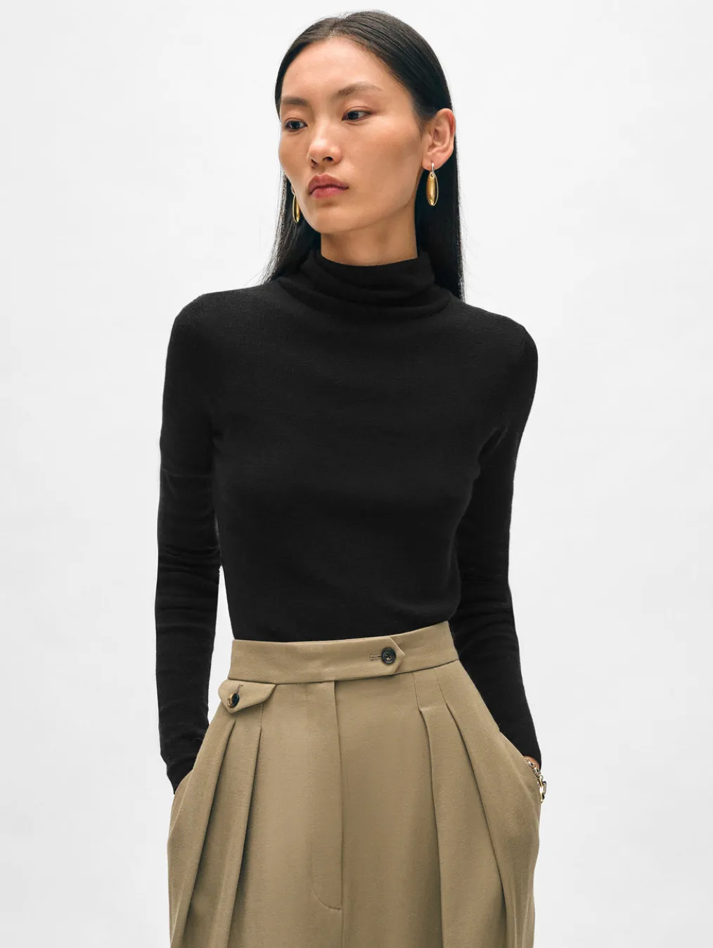 superfine merino fitted turtleneck